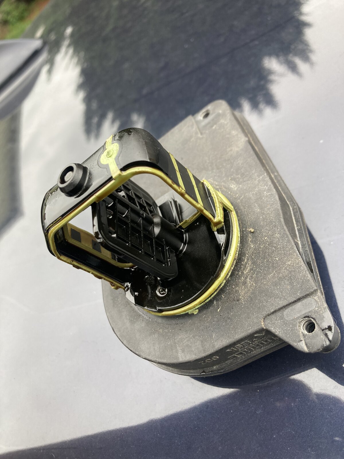 BMW N52 DISA mechanism detail showing actuator and runner flap